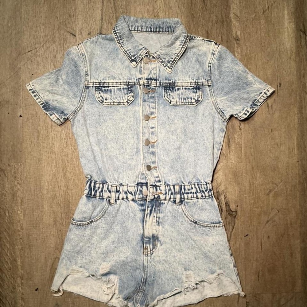 SHEIN Light Wash Denim Button Front Short Sleeve Romper Jumpsuit Size L
